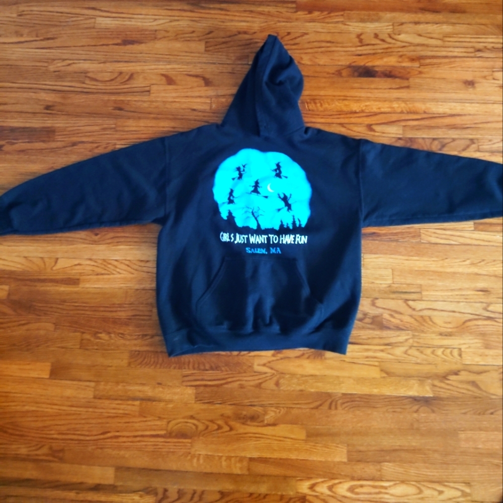 Vintage girls just want to have fun hoodie unisex size medium Salem ma